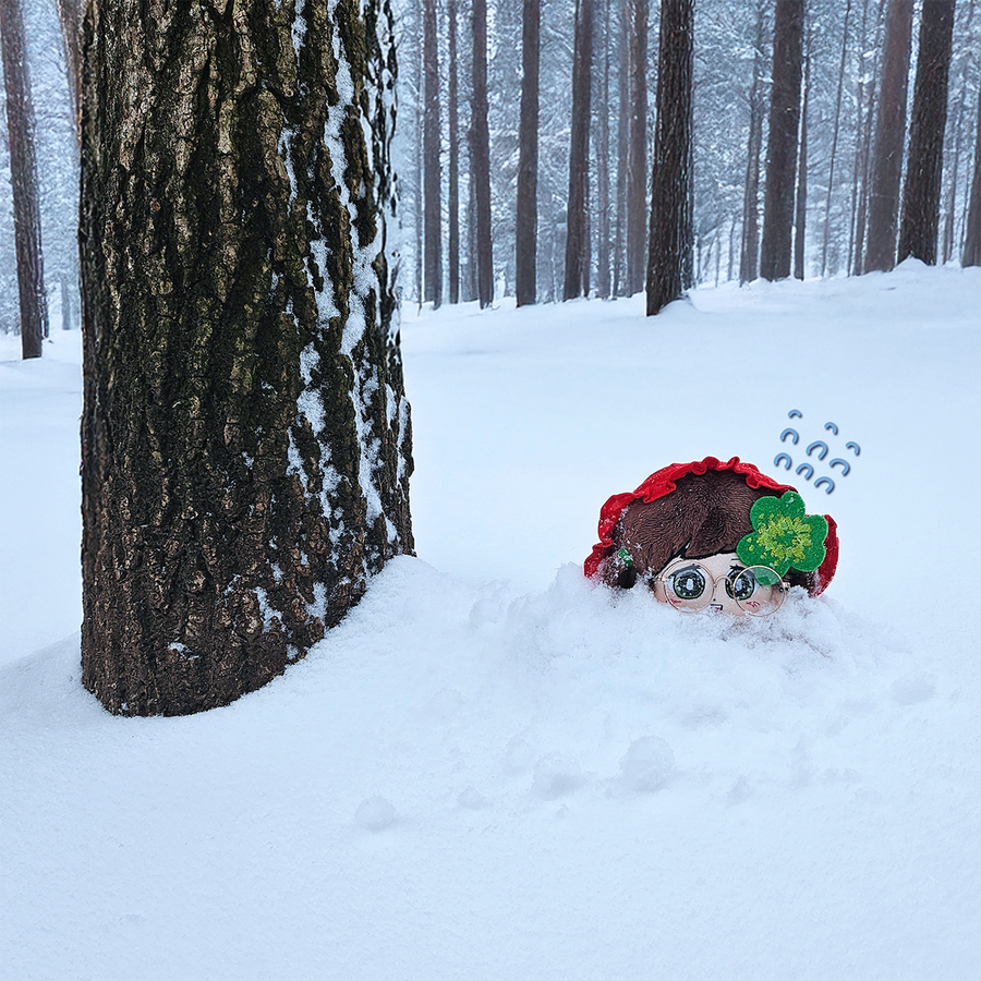 cloverdoll fell out of the tree. HELP !!!!