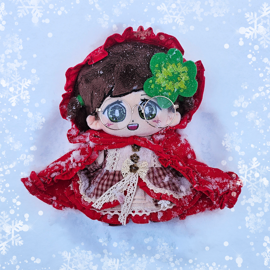 cloverdoll making a snow angel !