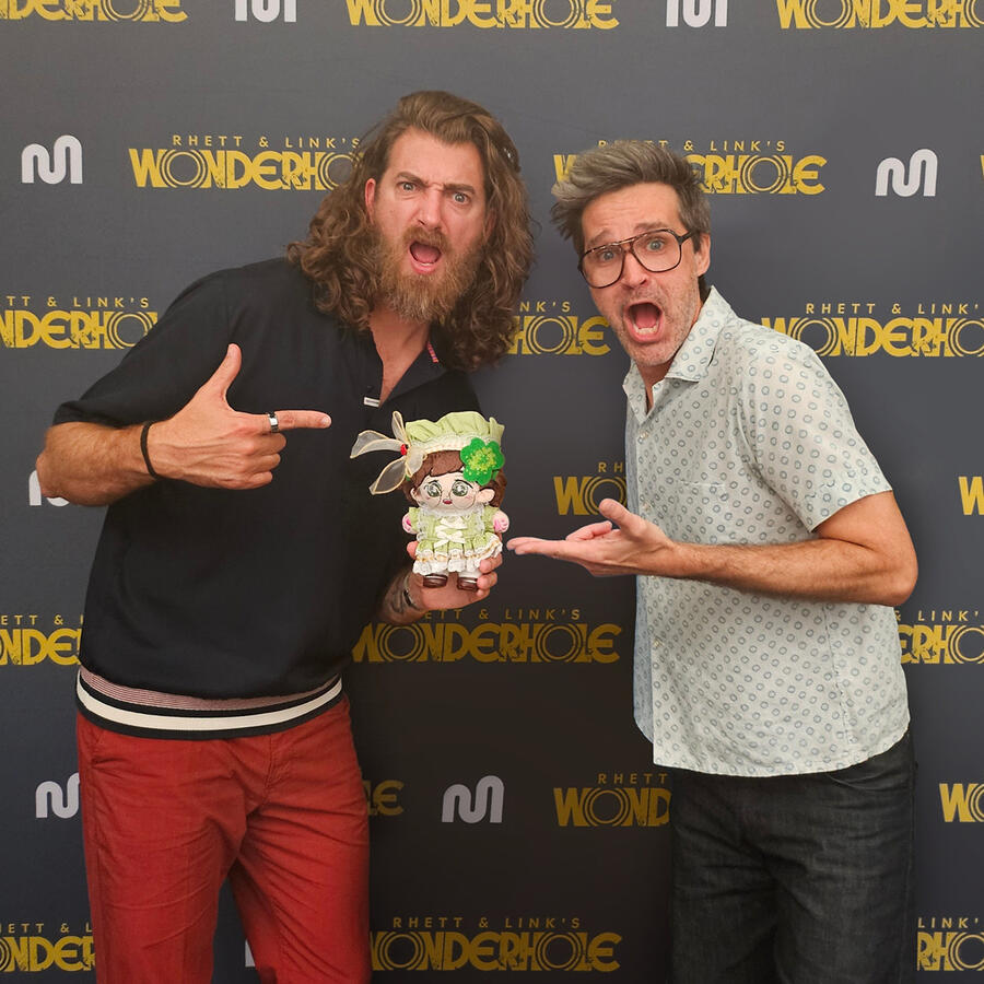 rhett & link POGGING at cloverdoll !!!!!!!!!!!!